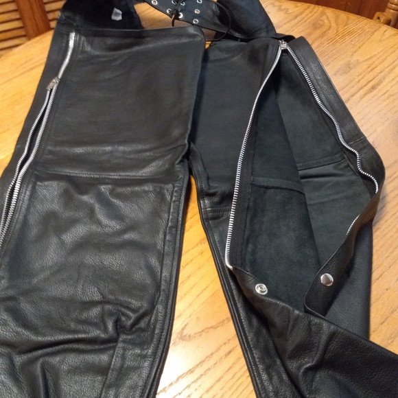NWT River Road Men's Black Leather Motorcycle Chaps Size XL - Picture 8 of 16